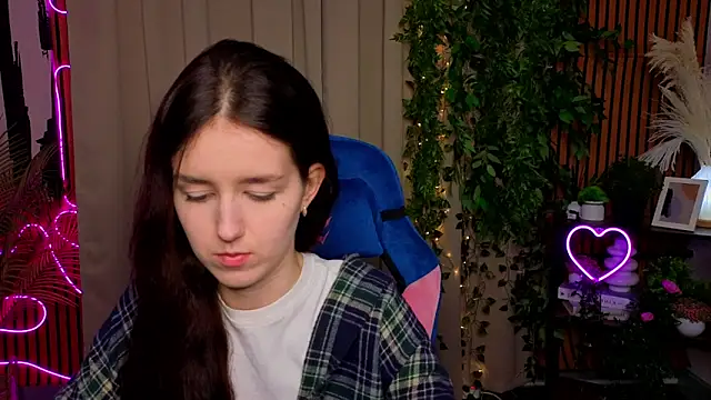 EmiliaDent online show from 04-24-26, 01:02