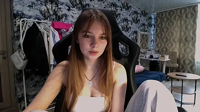 Snapshot of Princess_Mira chatting on 07-28-26, 08:32 Princess Mira online show from 07-28-26, 08:32