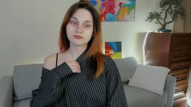 Snapshot of elani_lune chatting on 04-28-26, 04:01 elani lune online show from 04-28-26, 04:01
