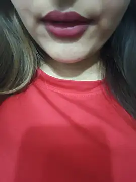 Tiiyaaa online show from 05-18-26, 08:09