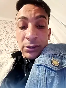 Zoltan223567 online show from 04-17-26, 11:41