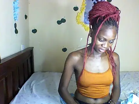 Snapshot of LunaNior chatting on 06-13-26, 10:40 LunaNior online show from 06-13-26, 10:40