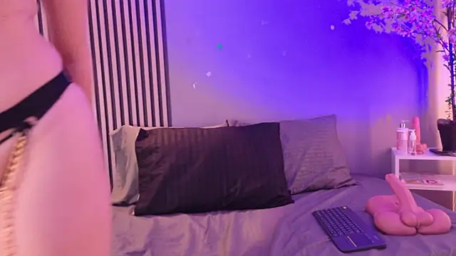 JadeHearrt online show from 04-22-26, 05:47