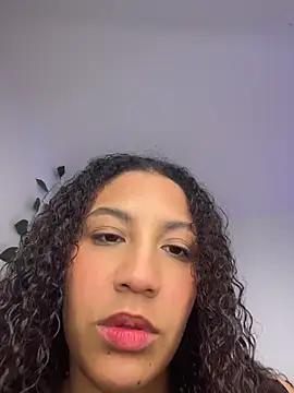 Snapshot of Daphnne_Curly chatting on 07-12-26, 08:33 Daphnne Curly online show from 07-12-26, 08:33