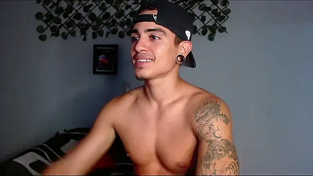 Kizameee  online show from 04-18-26, 11:49