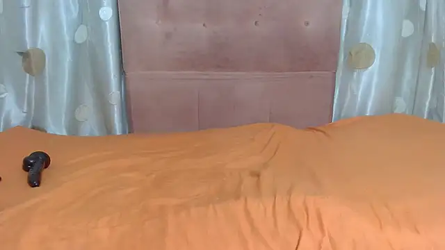 XxThunderThighs86 online show from 05-25-26, 04:57