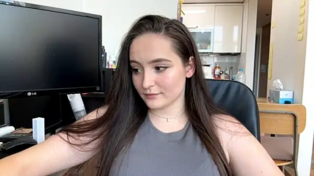 Emilly Cart online show from 05-08-26, 02:50