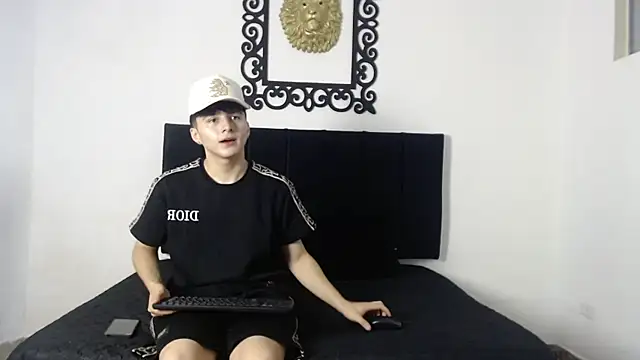 LunayDream online show from 05-11-26, 12:22