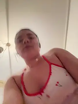 kitty cutess online show from 05-07-26, 10:48