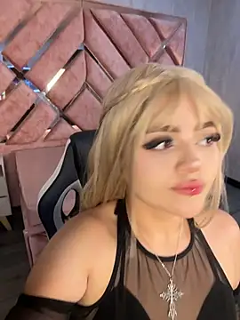 Snapshot of lya_nekko_ chatting on 05-19-26, 03:57 lya nekko online show from 05-19-26, 03:57
