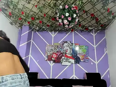 Snapshot of DAHNE_HOT_ chatting on 04-21-26, 01:42 DAHNE HOT online show from 04-21-26, 01:42