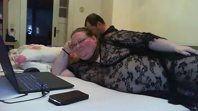 NicciundHerr online show from 04-20-26, 06:09