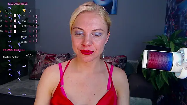 Snapshot of FromRussia chatting on 06-25-26, 01:49 FromRussia online show from 06-25-26, 01:49