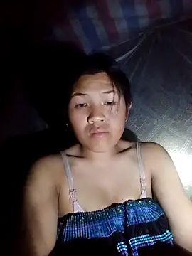 Snapshot of velira- chatting on 04-22-26, 03:57 velira- online show from 04-22-26, 03:57
