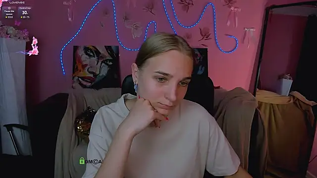 Snapshot of ollivia_dream chatting on 06-02-26, 06:04 ollivia dream online show from 06-02-26, 06:04