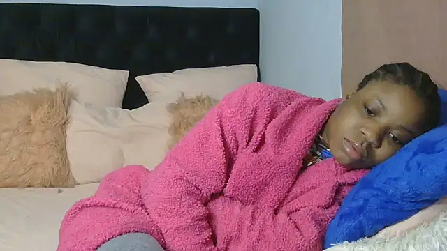 julianaa19 online show from 06-22-26, 05:37