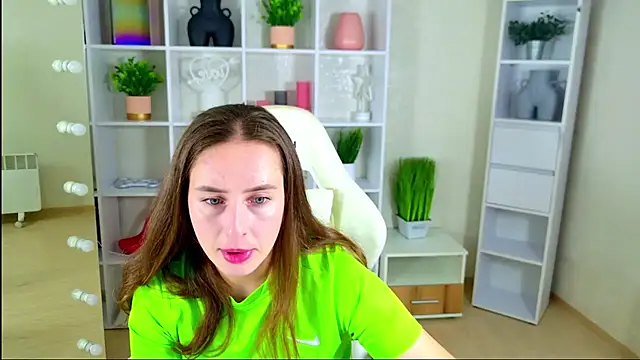NadinnL online show from 07-21-26, 05:43