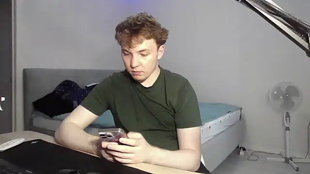 Snapshot of mxmplay chatting on 06-11-26, 12:32 mxmplay online show from 06-11-26, 12:32