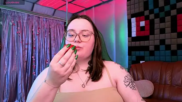CatherineClaire online show from 05-19-26, 04:35