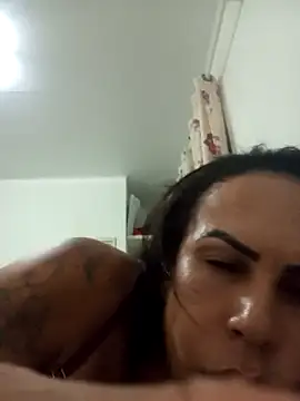 Snapshot of bonequinhalu chatting on 04-21-26, 02:51 bonequinhalu online show from 04-21-26, 02:51