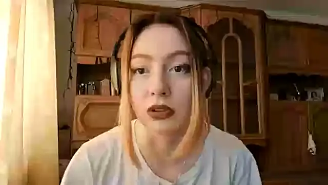 LubaGiovanni online show from 04-28-26, 07:02