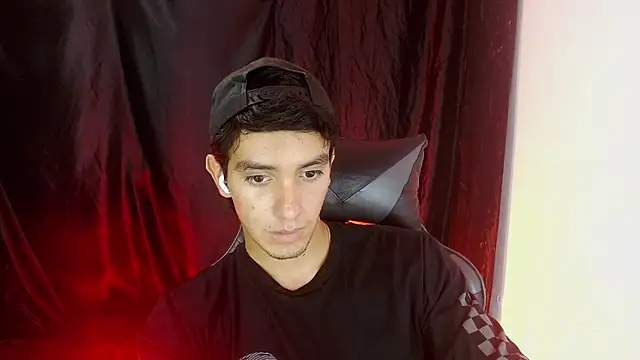 Snapshot of dante_18cm_ chatting on 05-14-26, 12:50 dante 18cm online show from 05-14-26, 12:50