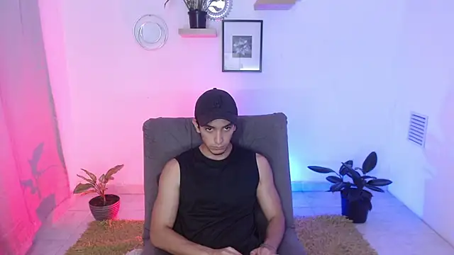 Snapshot of dante_18cm_ chatting on 05-21-26, 12:28 dante 18cm online show from 05-21-26, 12:28