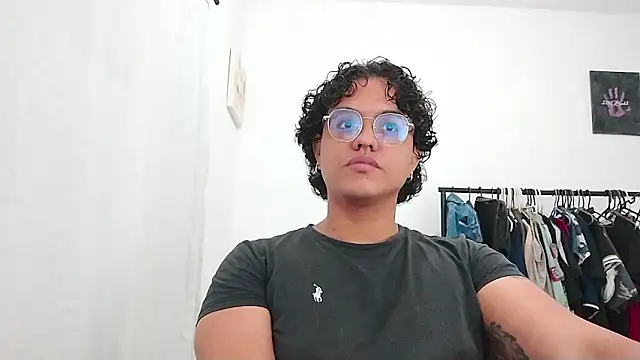 Donatello versus online show from 04-22-26, 01:08