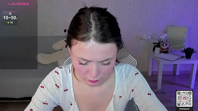 LinnLove online show from 06-10-26, 07:07