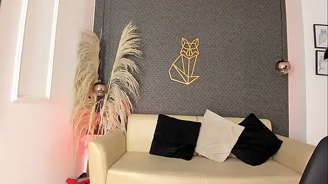 Nina voss online show from 06-14-26, 02:24