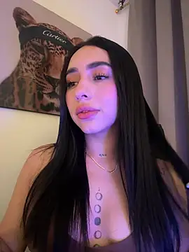 IsabellaNoir  online show from 06-05-26, 01:23