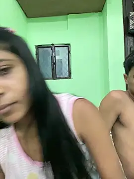 Snapshot of hot-couple-0 chatting on 05-30-26, 08:22 hot-couple-0 online show from 05-30-26, 08:22