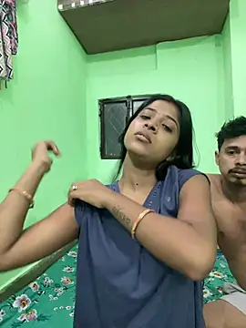 Snapshot of hot-couple-0 chatting on 05-31-26, 01:29 hot-couple-0 online show from 05-31-26, 01:29