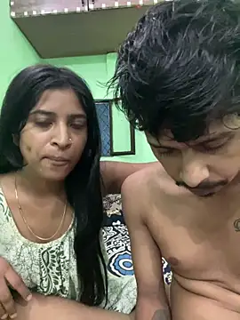 Snapshot of hot-couple-0 chatting on 06-12-26, 10:25 hot-couple-0 online show from 06-12-26, 10:25