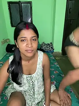 Snapshot of hot-couple-0 chatting on 06-24-26, 12:37 hot-couple-0 online show from 06-24-26, 12:37