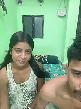 Snapshot of hot-couple-0 chatting on 07-07-26, 07:23 hot-couple-0 online show from 07-07-26, 07:23