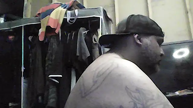 Snapshot of joeyslicks chatting on 04-27-26, 02:42 joeyslicks online show from 04-27-26, 02:42