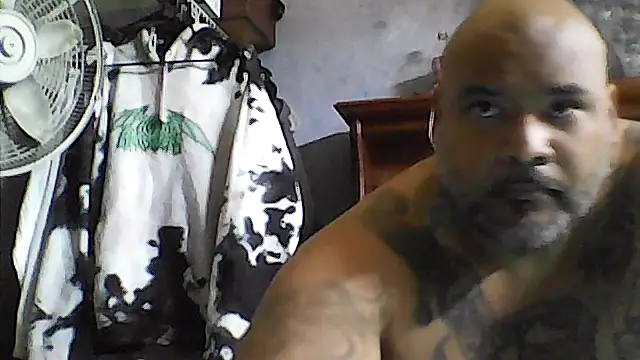 Snapshot of joeyslicks chatting on 05-02-26, 04:12 joeyslicks online show from 05-02-26, 04:12