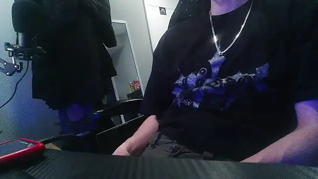 8inchesfr online show from 05-04-26, 02:51