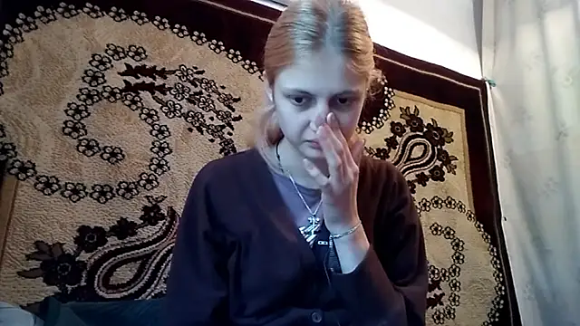 Snapshot of LunaLaday chatting on 05-13-26, 02:53 LunaLaday online show from 05-13-26, 02:53