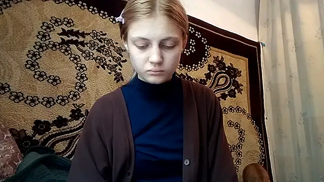 Snapshot of LunaLaday chatting on 05-26-26, 04:19 LunaLaday online show from 05-26-26, 04:19