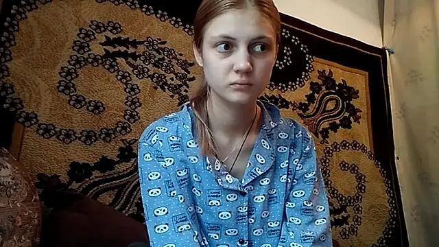 Snapshot of LunaLaday chatting on 05-27-26, 02:30 LunaLaday online show from 05-27-26, 02:30
