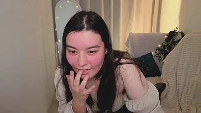 MomoRins online show from 05-18-26, 10:04