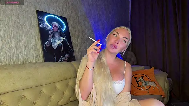 Snapshot of MissJessX chatting on 08-04-26, 08:11 MissJessX online show from 08-04-26, 08:11