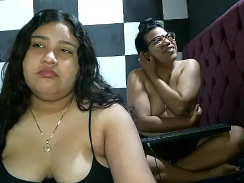 Snapshot of Valery-Khloe chatting on 07-22-26, 04:04 Valery-Khloe online show from 07-22-26, 04:04