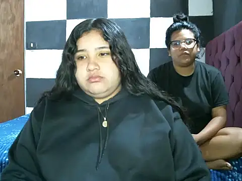 Snapshot of Valery-Khloe chatting on 08-01-26, 05:29 Valery-Khloe online show from 08-01-26, 05:29