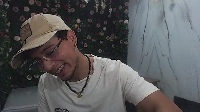 Snapshot of jbarto_ chatting on 05-23-26, 08:57 jbarto online show from 05-23-26, 08:57