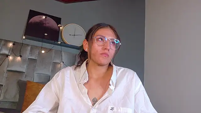 LiaaMoretti   online show from 05-16-26, 10:36