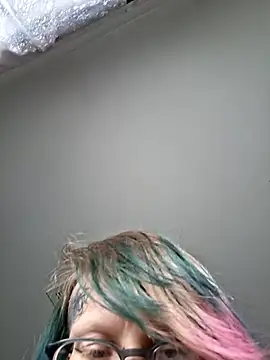 cutiethrash online show from 04-21-26, 11:18