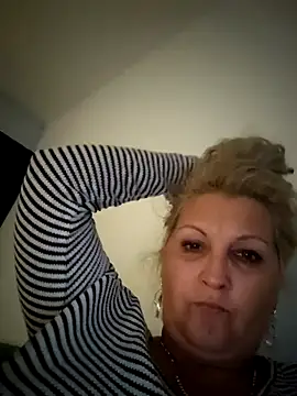 Divineblond online show from 11-08-25, 05:34